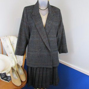 ✨Host Pick✨ Vintage Rare Colours by Alexander Julian Suit